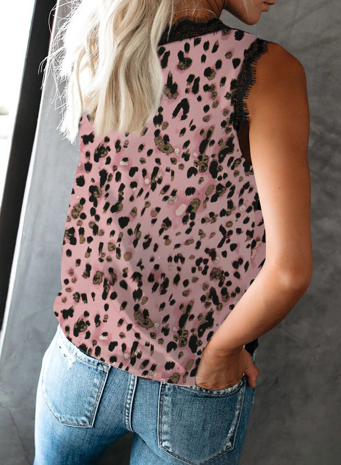 Summer Women's Lace V-Neck Sleeveless Blouse (Plus Size)