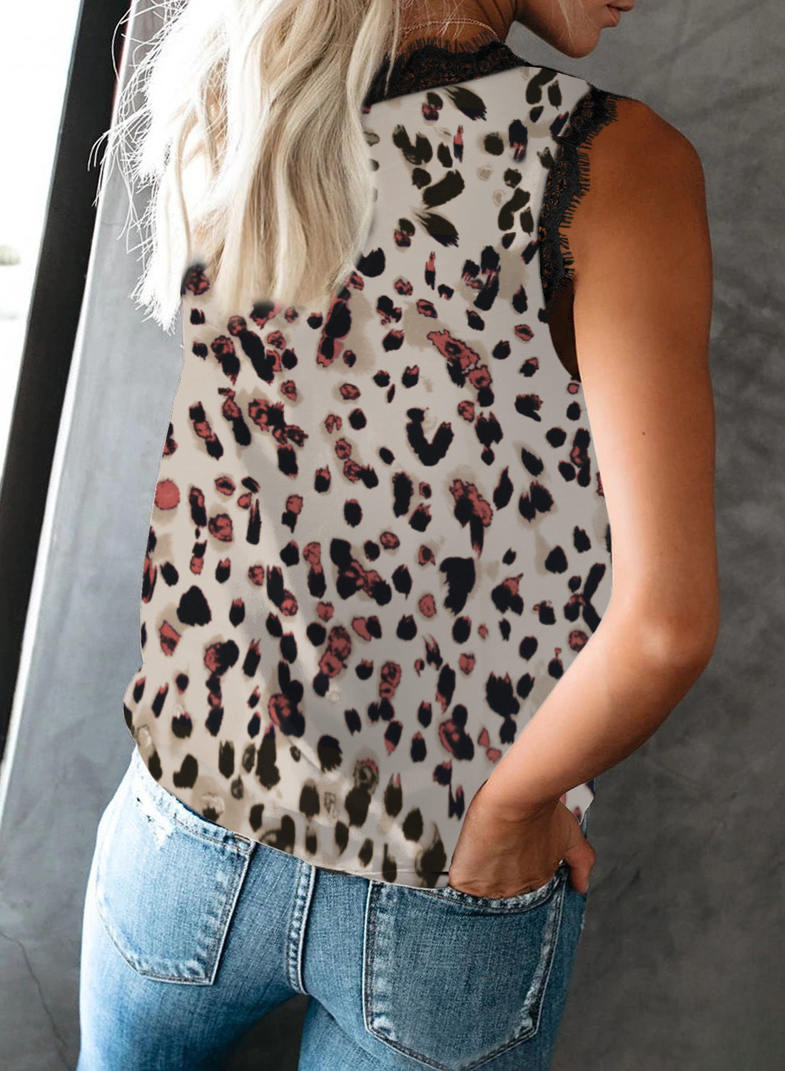 Summer Women's Lace V-Neck Sleeveless Blouse (Plus Size)